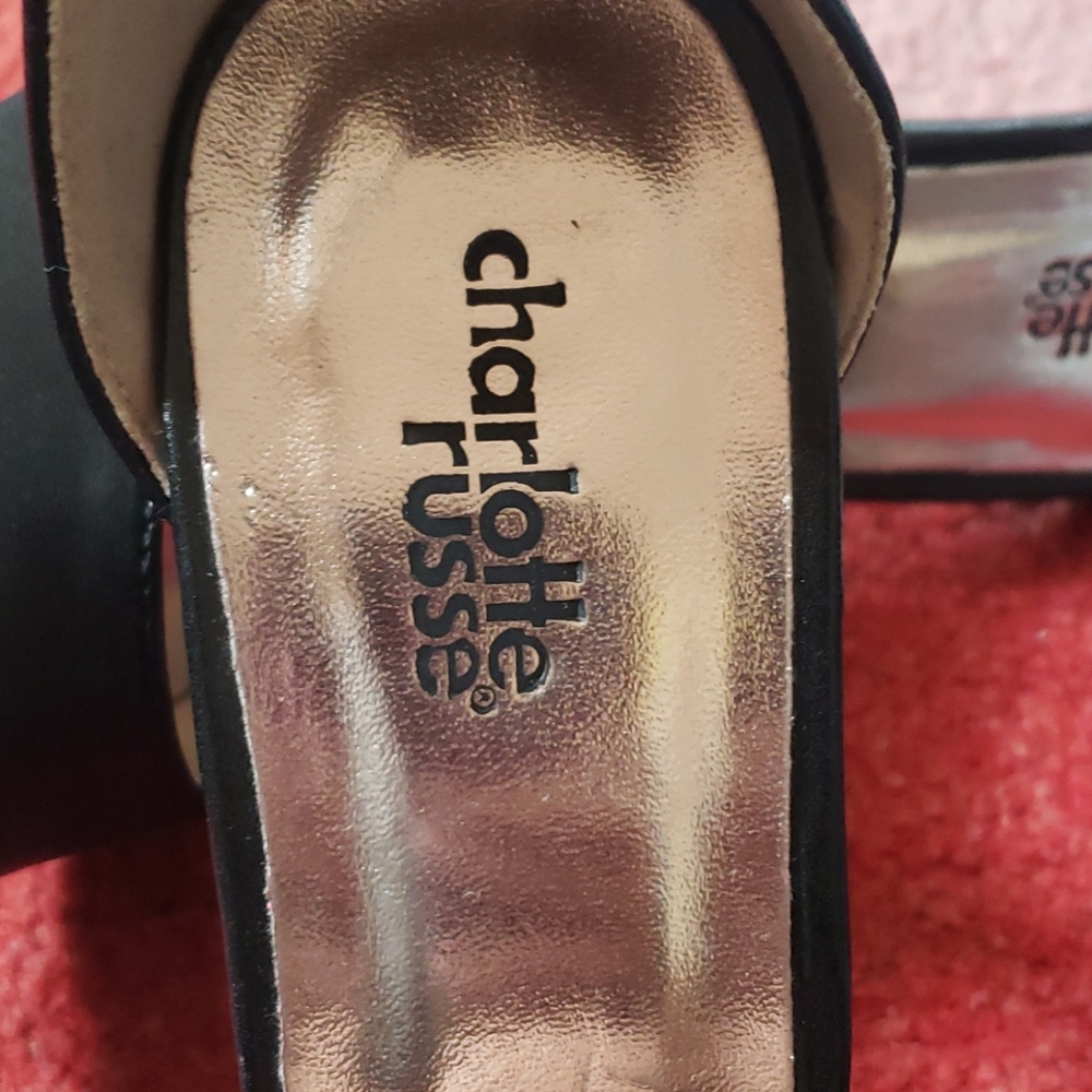 High heels - Picture 4 of 4